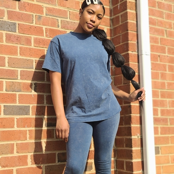 Set (shirt & pants) - Picture 2 of 3